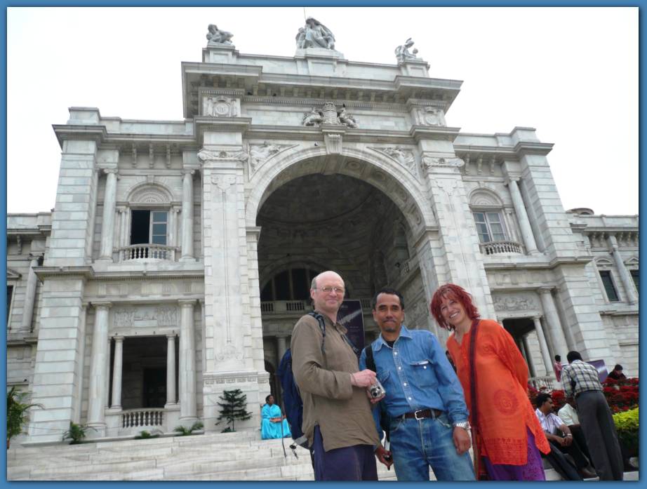 900x674 pixels (82K)